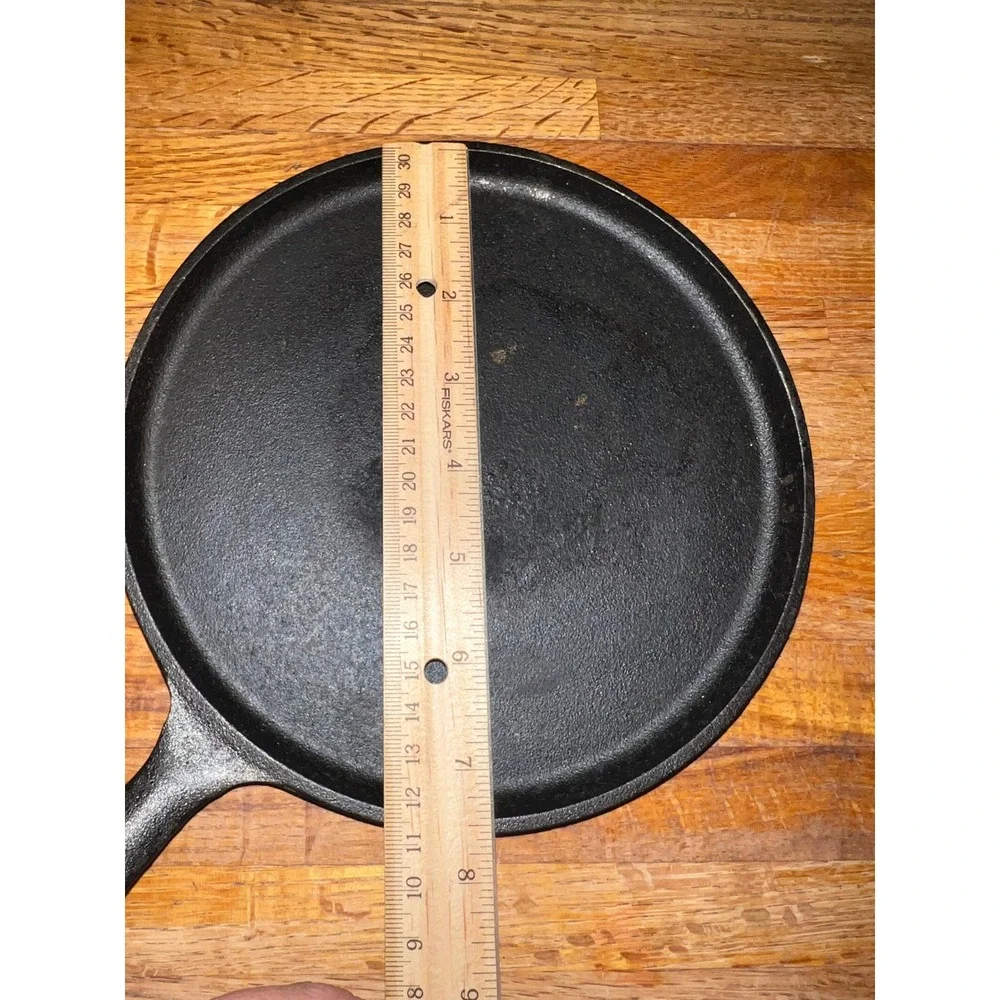 Essence Cast Iron Griddle Pan Round Flat Skillet Pancake Comal Black 8 inch